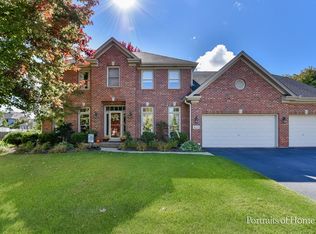 422 Ridgelawn Trl, Batavia, IL 60510