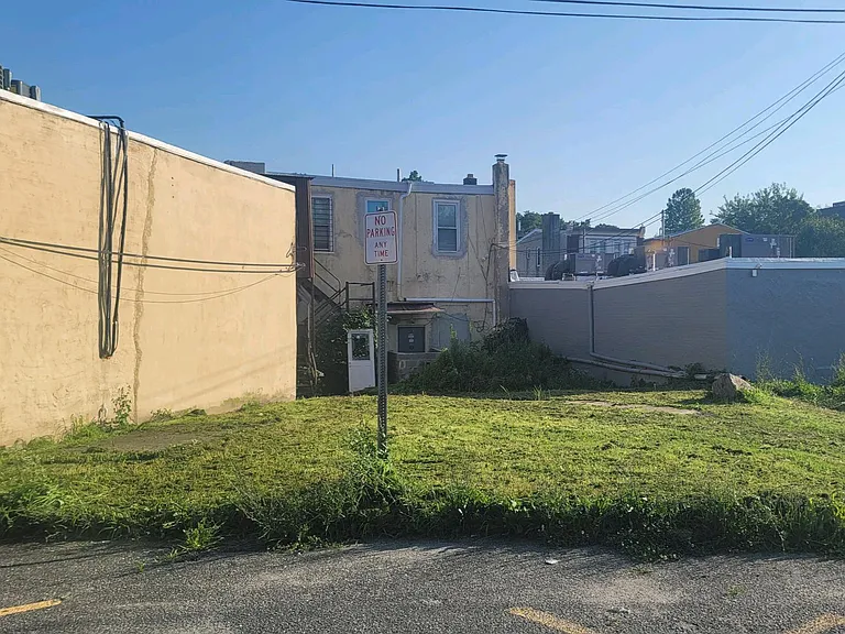 873 Main St #2 — Photo 11