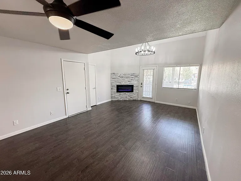 19820 N 13th Ave #206 — Photo 8