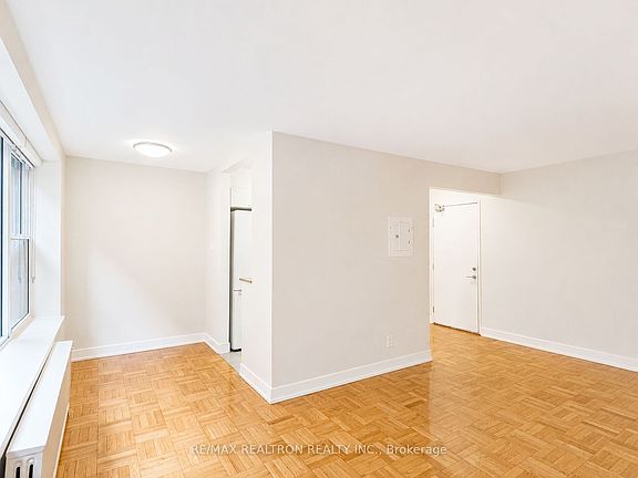 3rd image of 1545 Bathurst St #109