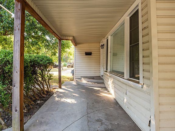 4th image of 121 W Damon St
