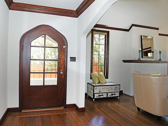 2nd image of 2511 Poppy Dr