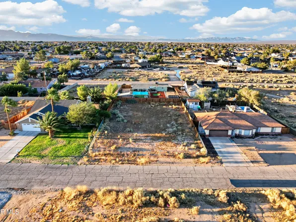 8501 Manzanita Ave, California City, CA 93505