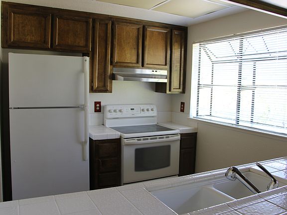 2nd image of 2438 Saint Helena Dr APT 6