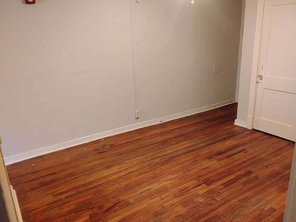 3rd image of 706 Chickamauga Ave #9