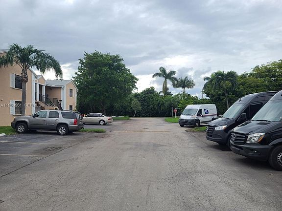 3rd image of 1002 Adams Ave #1002D