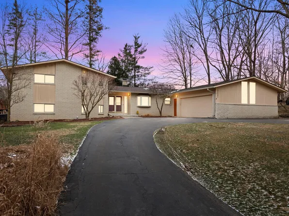 34441 Chantilly Ct, Farmington Hills, MI 48335