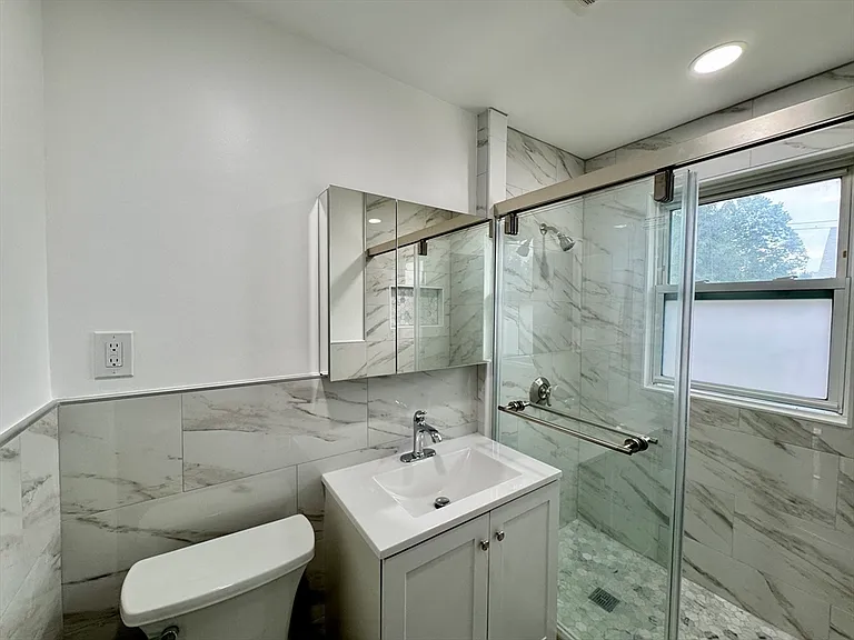 89-91 Thacher St #2 — Photo 10