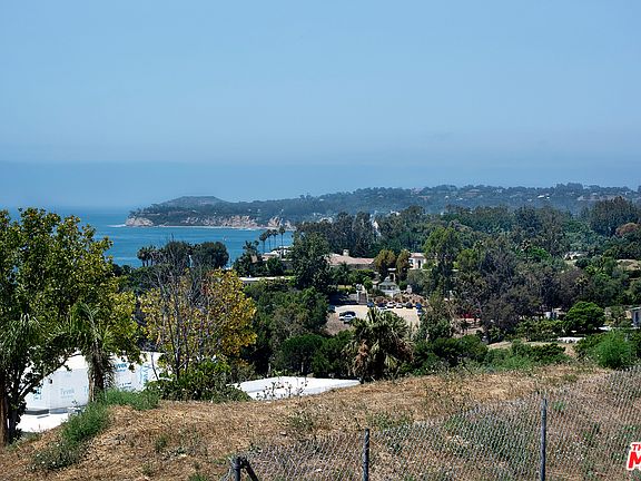 3rd image of 27061 Sea Vista Dr