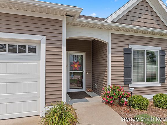 4th image of 995 Castlebay Way