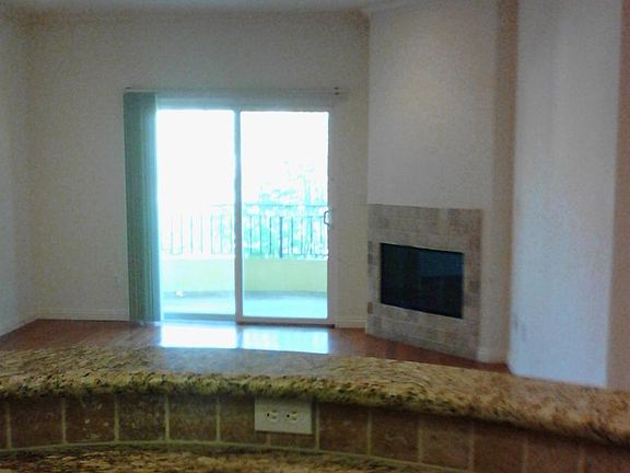 2nd image of 13226 Moorpark St APT 202