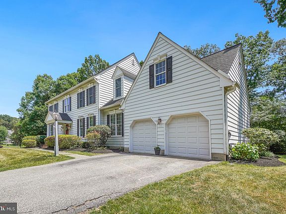 2nd image of 319 Carlyn Dr