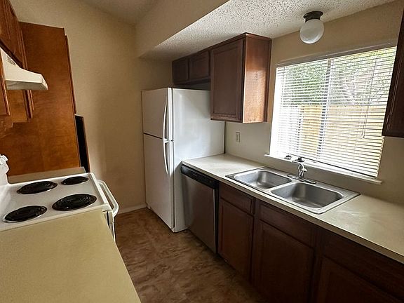 5th image of 8000 Clydesdale Dr #B