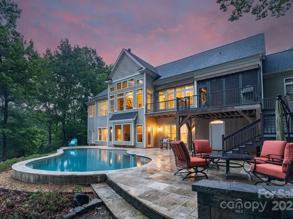 8623 Island Point Rd, Charlotte, NC 28278