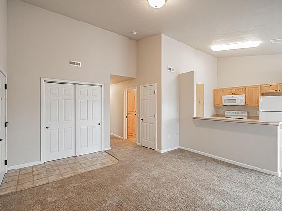 3rd image of 2349 Eagle Dr #202
