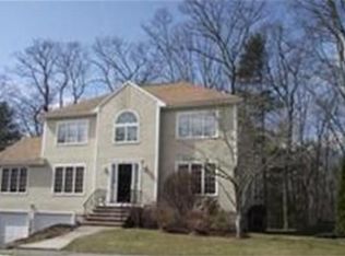 32 Estate Ln, Reading, MA 01867