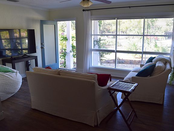 4th image of 814 42nd St