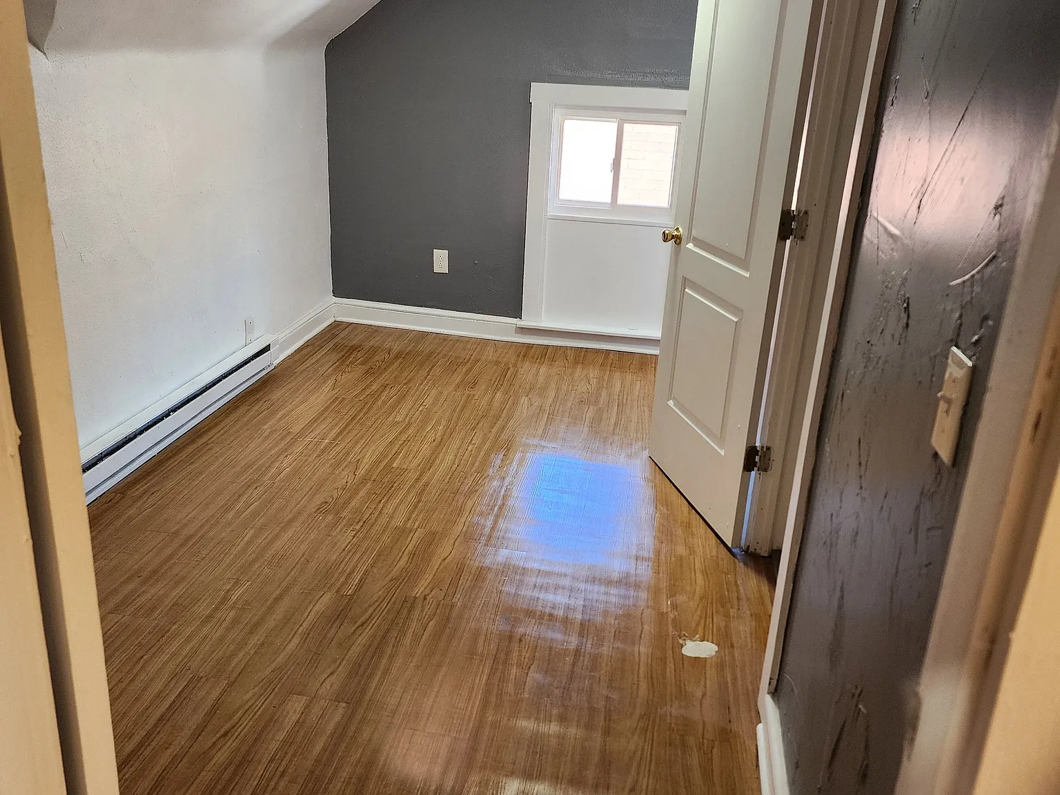 1 bed, 1.0 bath, $850 — Photo 4