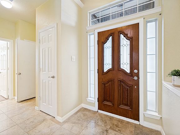 4th image of 3793 Chatham Ct