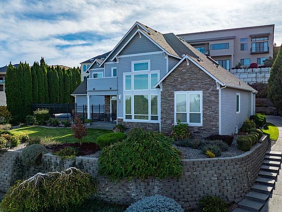 3rd image of 409 Adair Dr