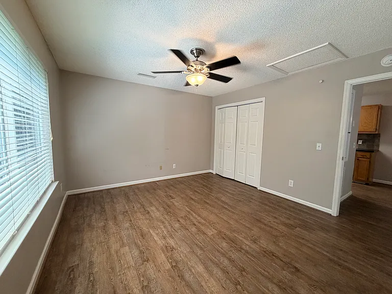 418 Westbrook Ct — Photo 26