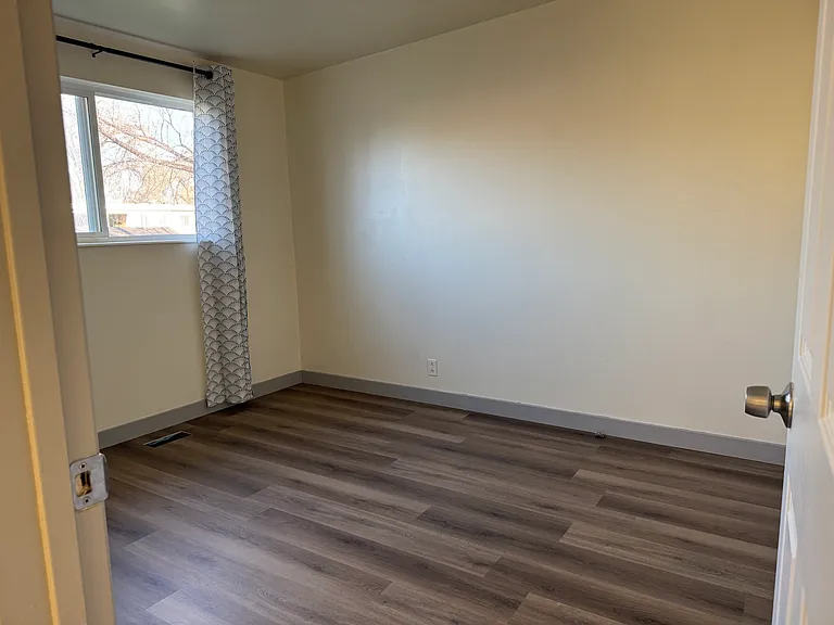 3221 S 4100 W — Photo 9