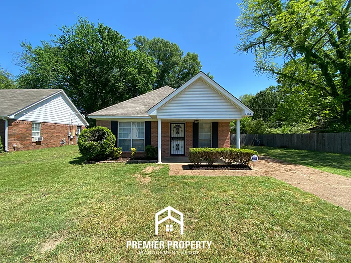 2584 Parkview Dr — Photo 1