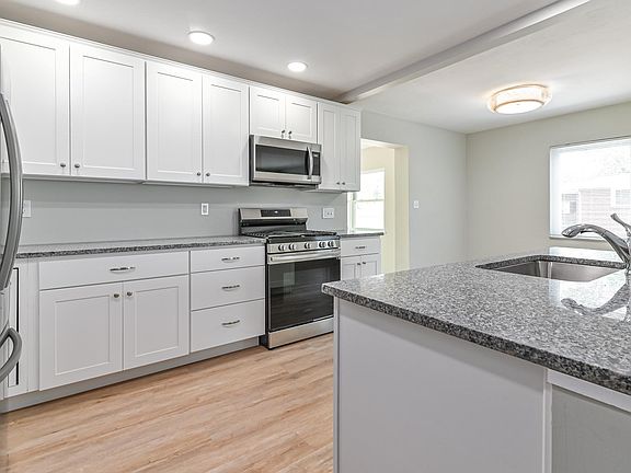 5th image of 2437 Saddle Dr