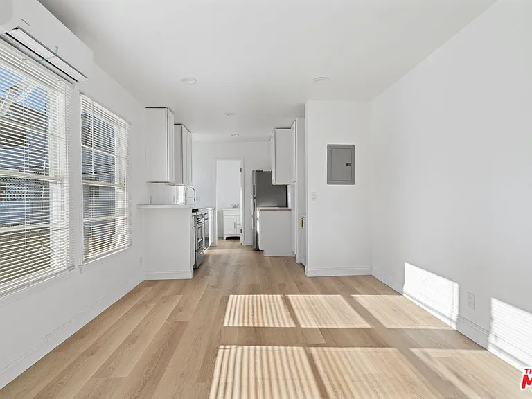814 3rd St #F — Photo 4