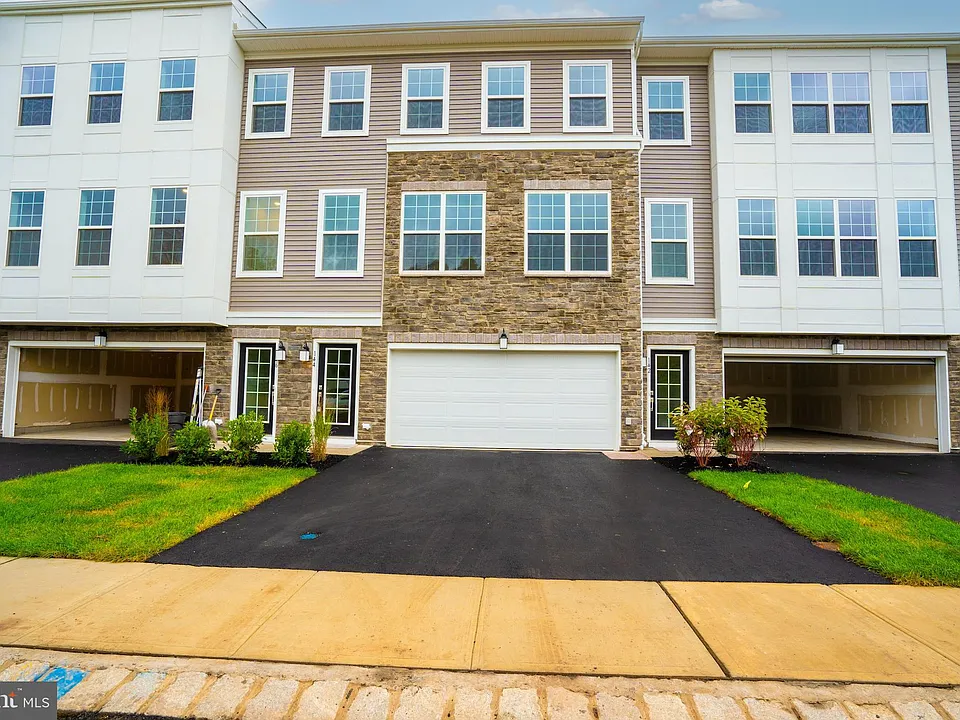 144 Ada Hightower Ave