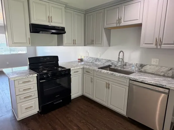 936 W 7th St, Hanford, CA 93230