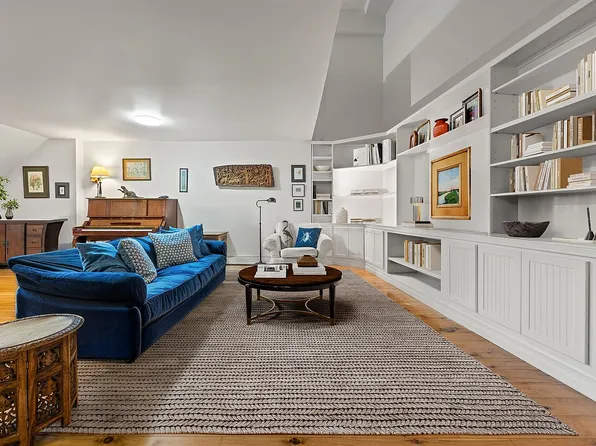 689 Myrtle Ave APT 1I, Brooklyn, NY 11205