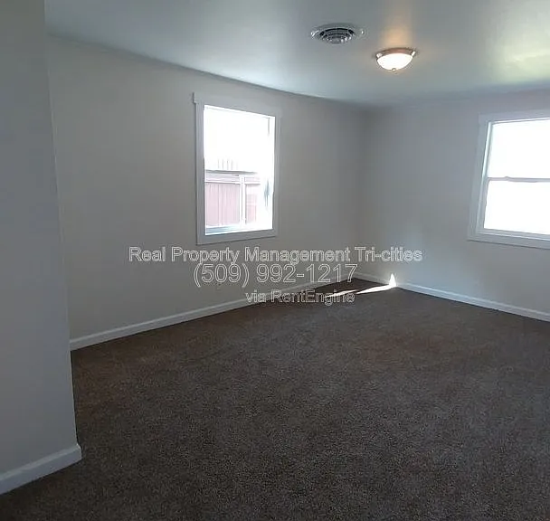 1310 Birch Ave — Photo 12