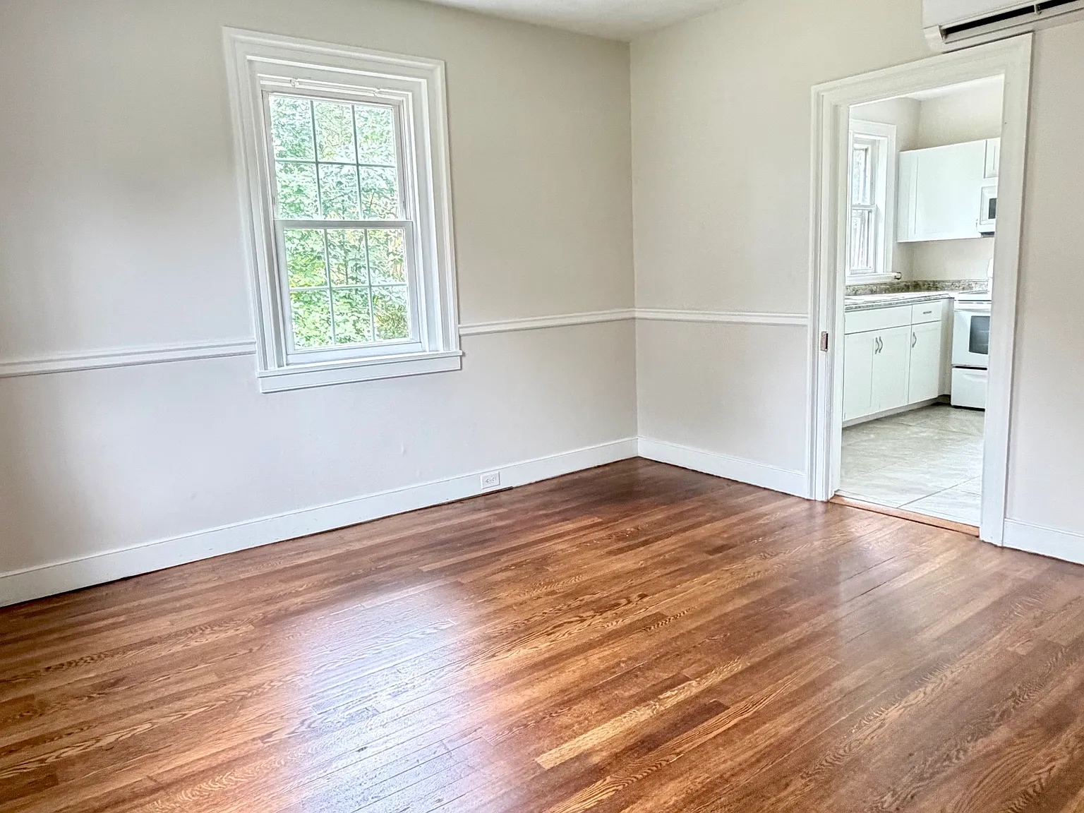 3 bed, 1200 sqft, $2,195 — Photo 2