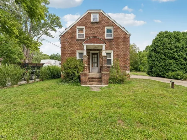 1899 Edwards Dr, Akron, OH 44306