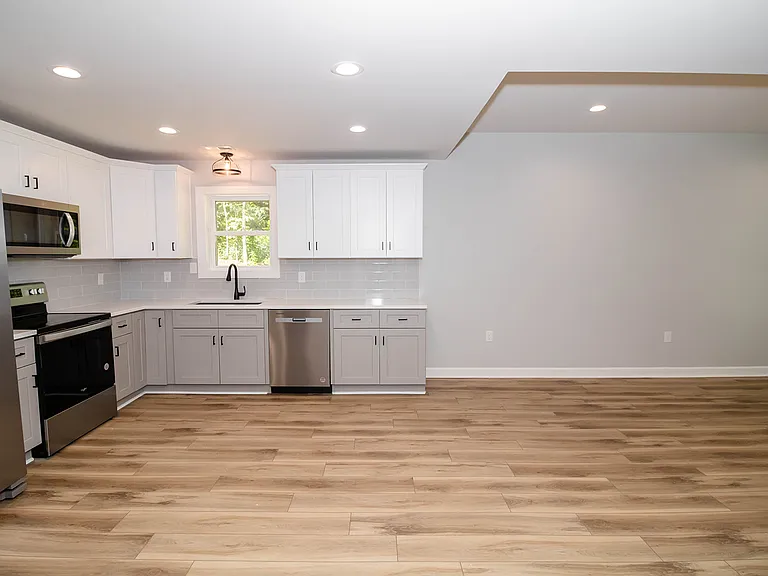 143 Reichard Dr — Photo 6