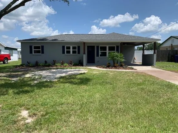 320 NE 9th St, Mulberry, FL 33860