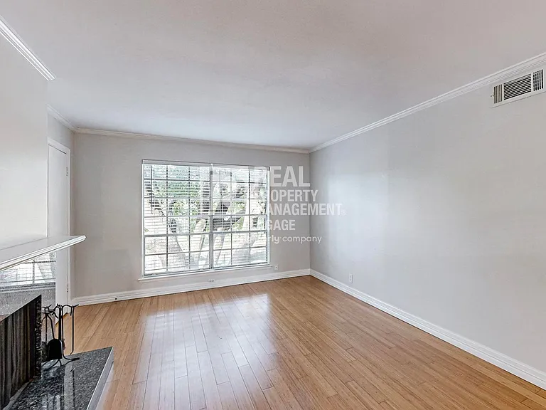 5220 Fleetwood Oaks Ave #210 — Photo 9