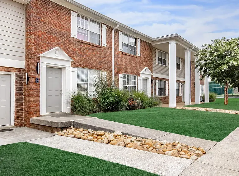 Brentwood Hills Luxury Townhomes — Photo 3