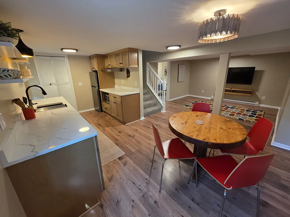 11124 Drew Ave S #B
