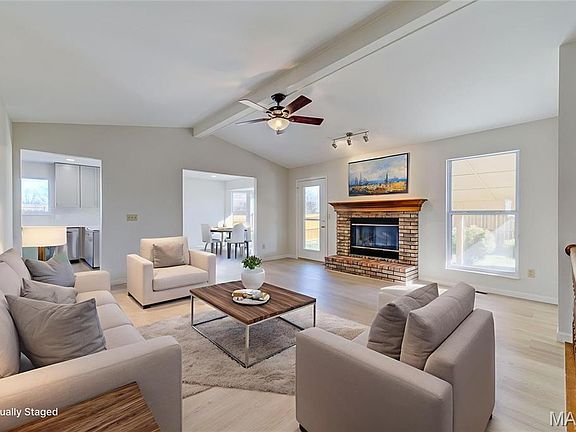 5th image of 310 Harper Ct