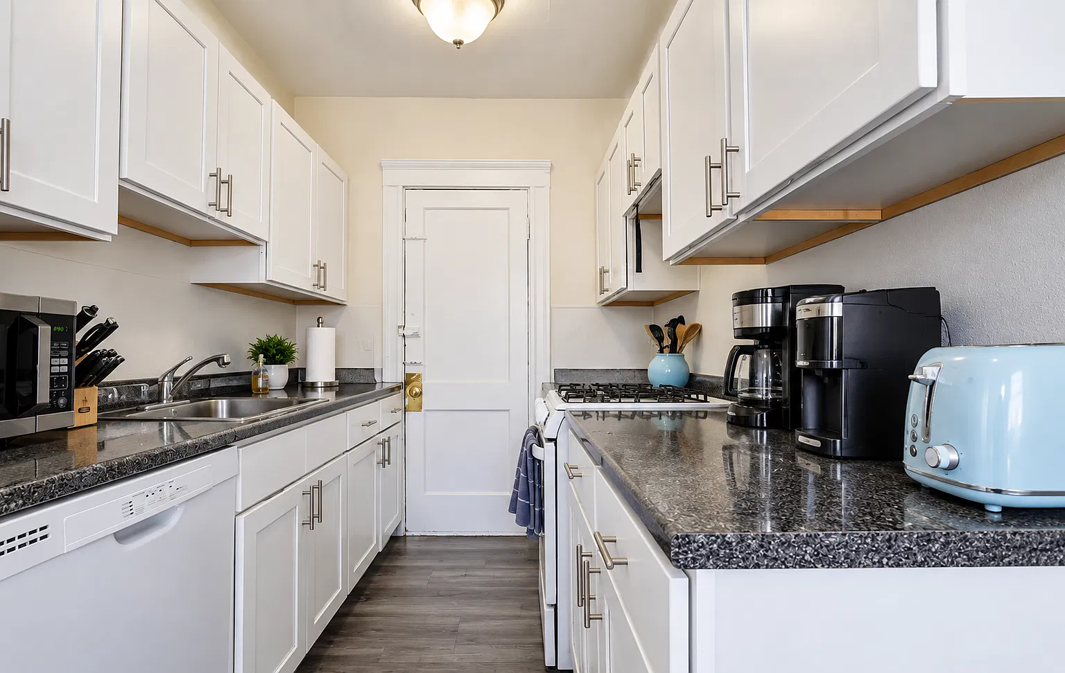 1 bed, 500 sqft, $2,450 — Photo 4