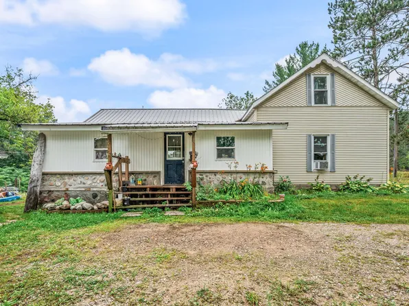 10055 Eight Mile Rd, Evart, MI 49631