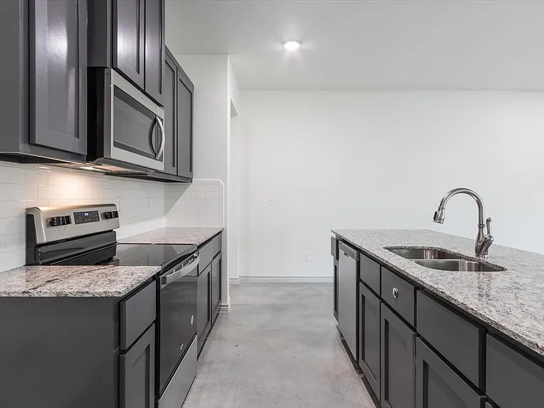 797 Freedom Cir — Photo 13