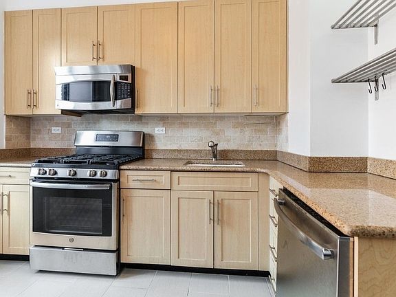 3rd image of 6 W 107th St #6CC