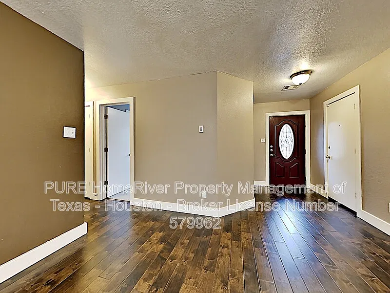 3 bed, 2.0 bath, 1205 sqft, $1,750 — Photo 3