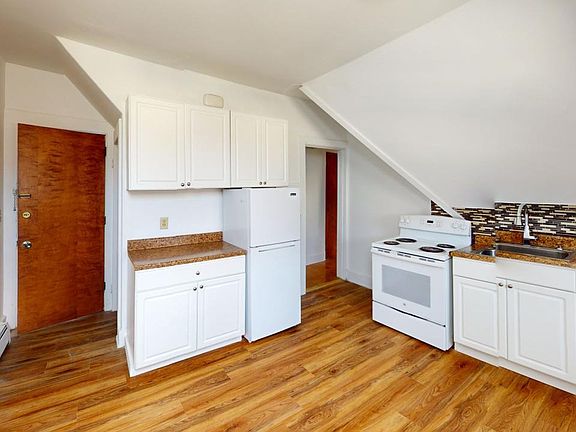 2nd image of 624 Orange St #3C