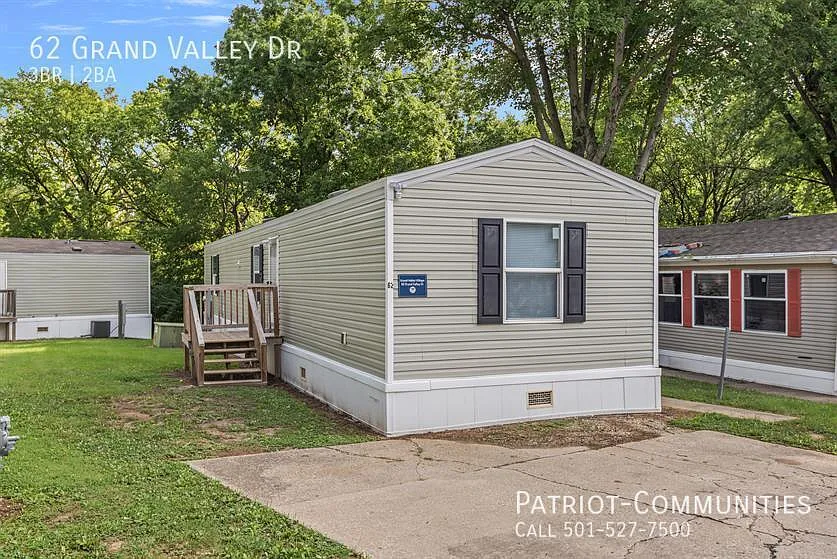 3 bed, $1,350 — Photo 1