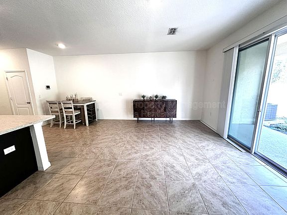 3rd image of 370 Feltrim Reserve Blvd
