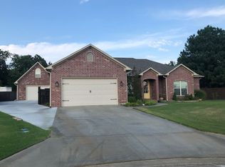 168 Bluefish Ave, Russellville, AR 72802